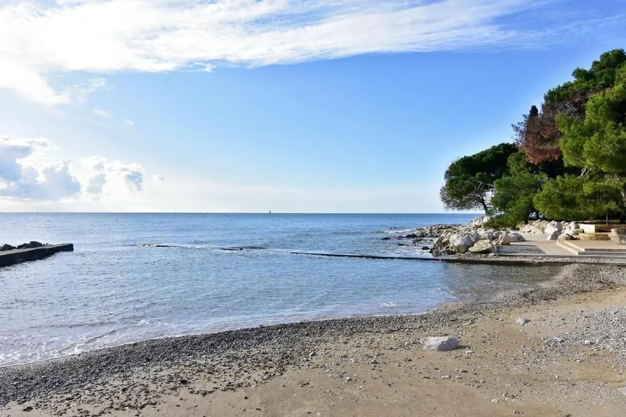 Klimatisierte Wohnung In Zambratija Mit Grill Und Meerblick Umag Apartment