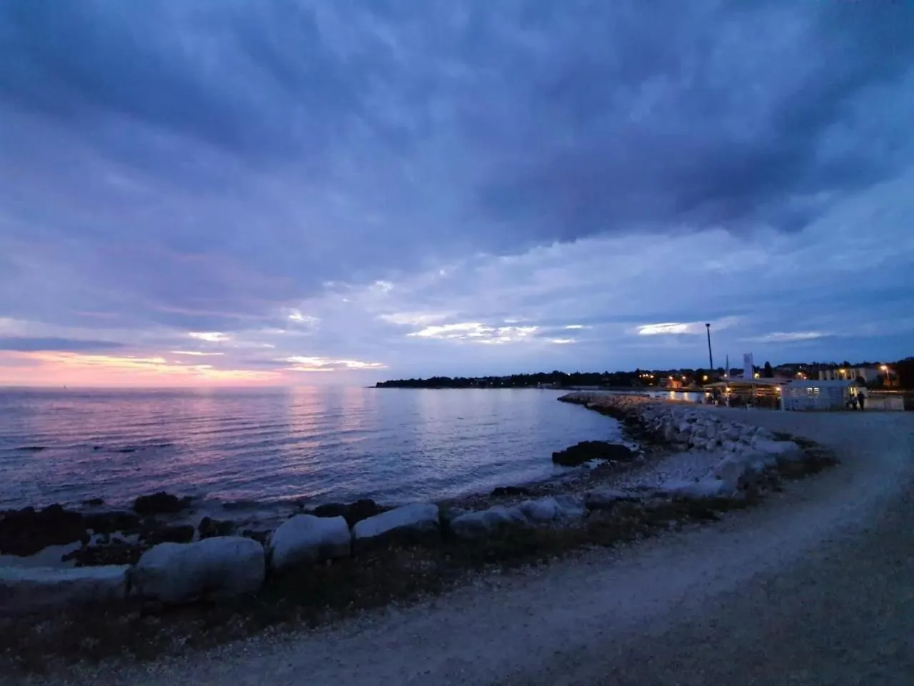 Apartment Klimatisierte Wohnung In Zambratija Mit Grill Und Meerblick Umag